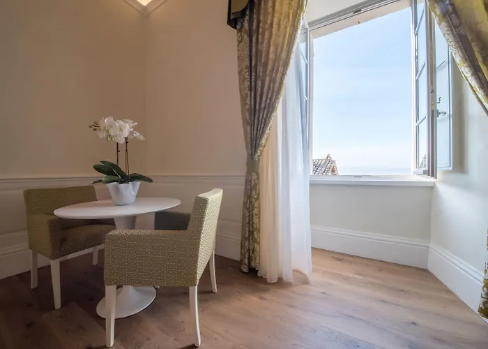 イル パラッツォ 3* アッシジ